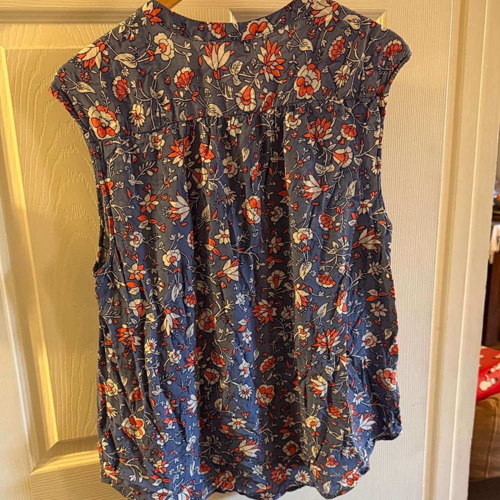 Old Navy Blue Floral Blouse - Picture 4 of 8